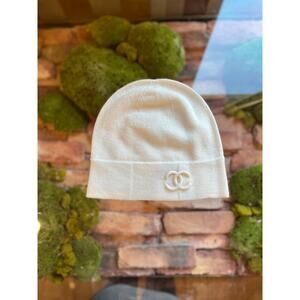 CHANEL Cashmere Blend Kit Beanie